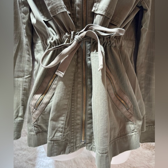 JCrew Boyfriend Utility Cargo Jacket Olive Green medium 100%cotton.Megan Markel - Picture 7 of 16